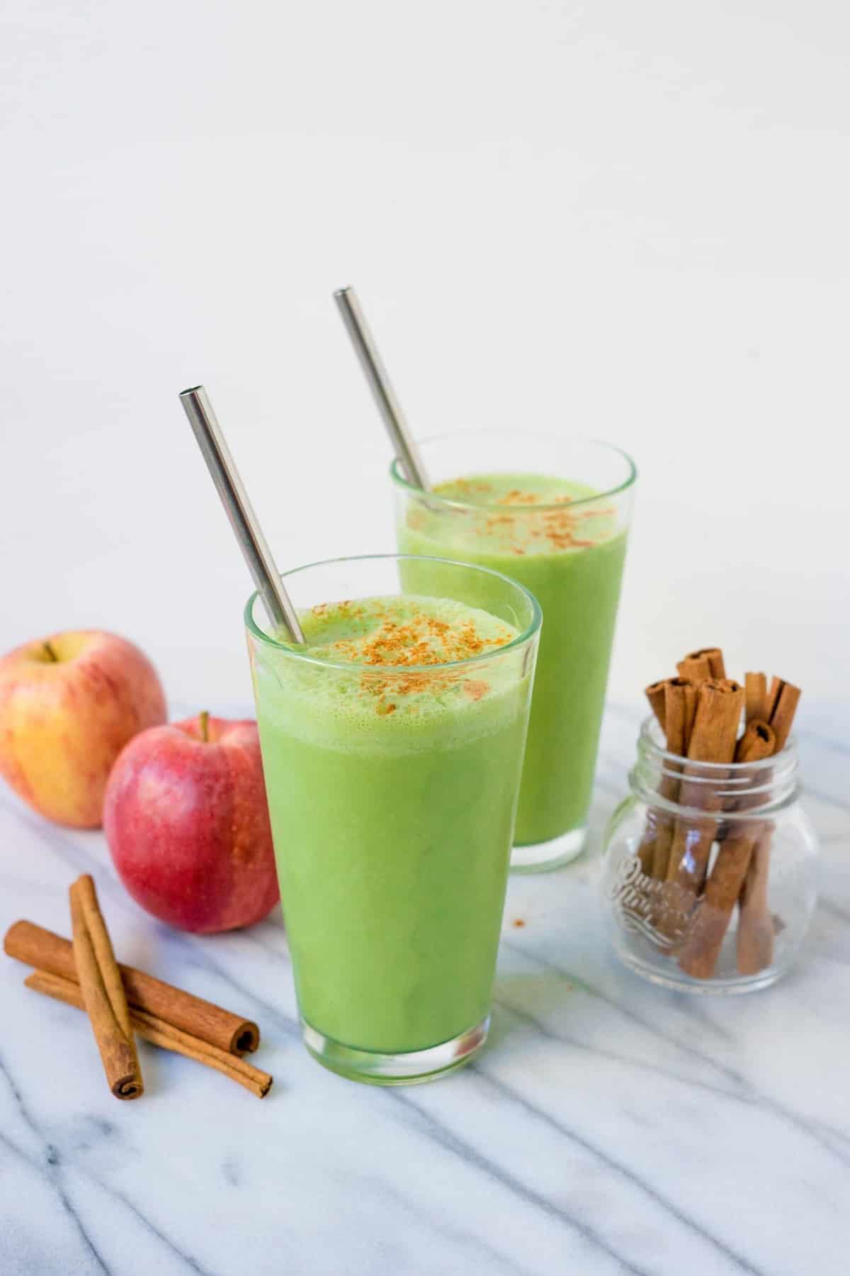 Apple Pie Spinach Smoothie