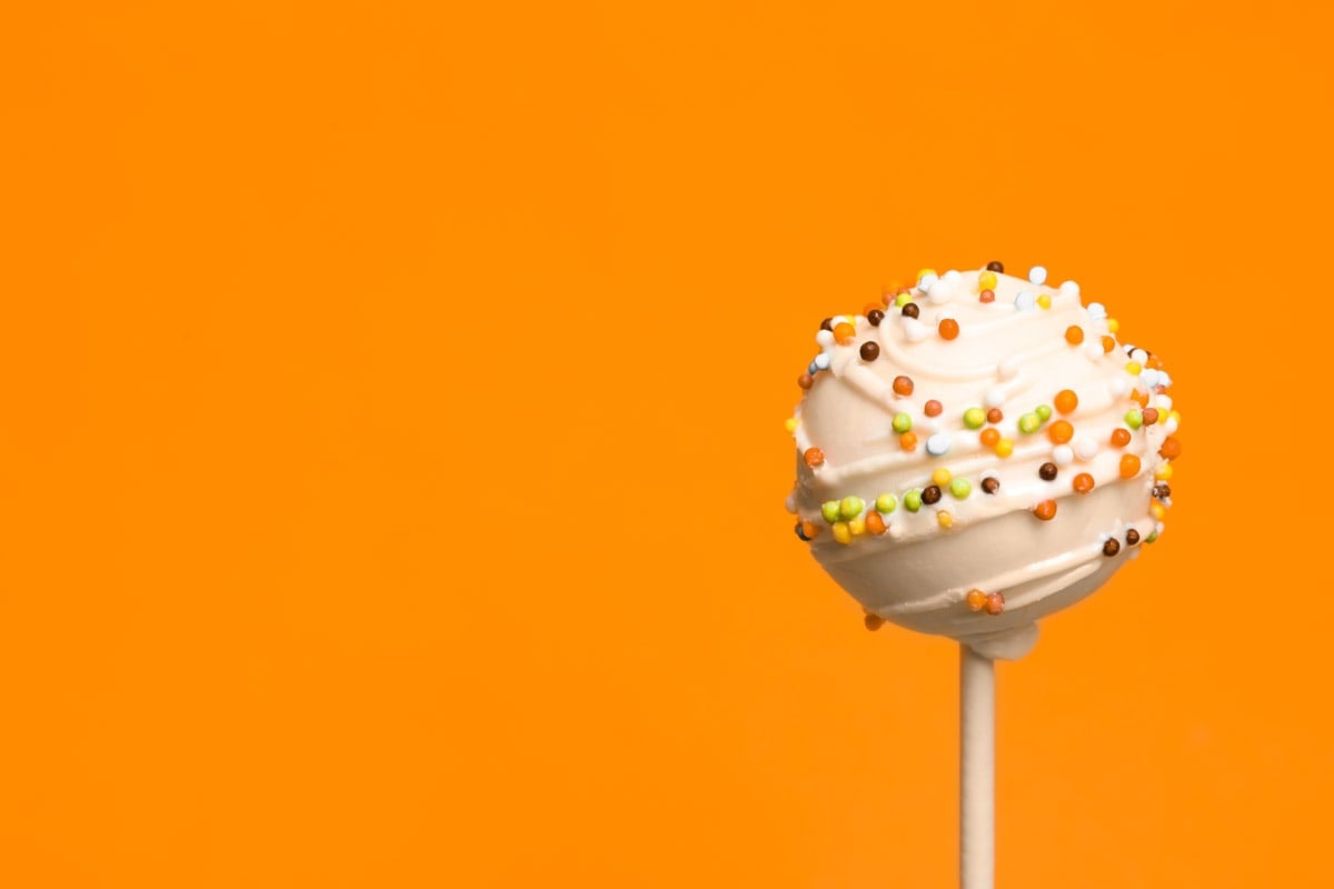 Festive Pumpkin Cake Pops for Halloween